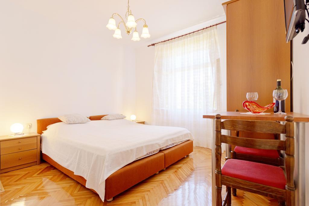 Guesthouse Wish Stari Grad  Bilik gambar