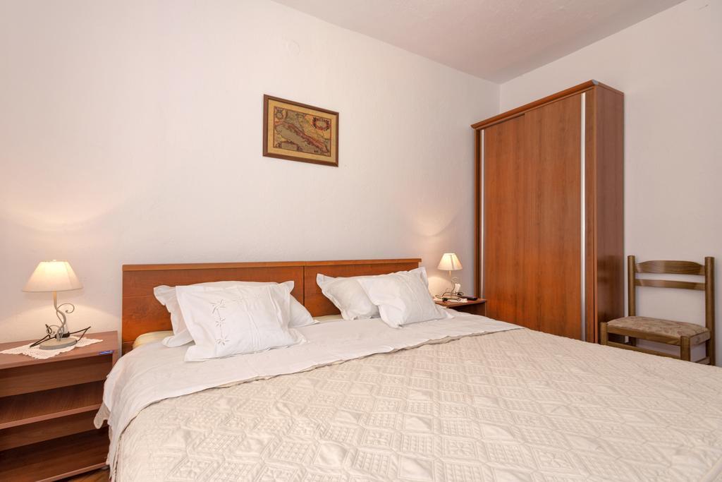 Guesthouse Wish Stari Grad  Bilik gambar