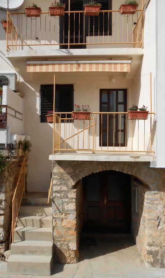Guesthouse Wish Stari Grad  Luaran gambar